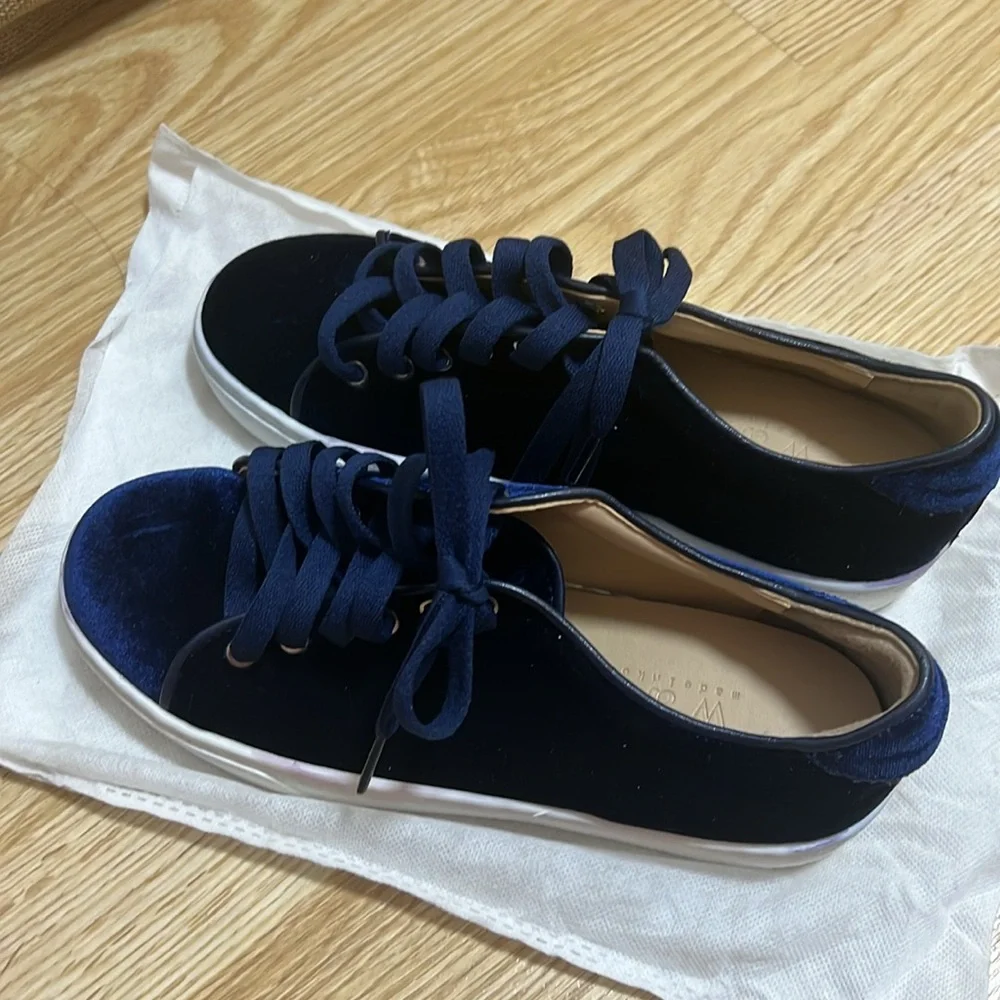 brand new velvet royal blue fabric cowhide shoes Purchase in Korea - Picture 1 of 4